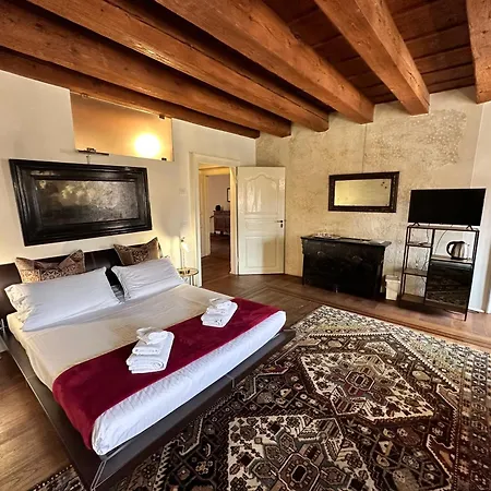 Truly - Delle Erbe Verona