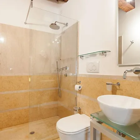 Truly - Delle Erbe Guest house *