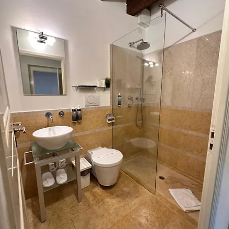 Πανσιόν Truly - Delle Erbe 4*